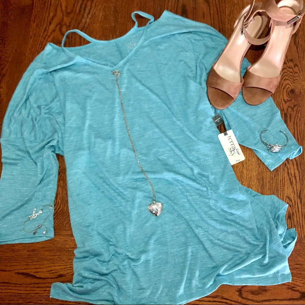Beautiful Terra Sky Turquoise Top!